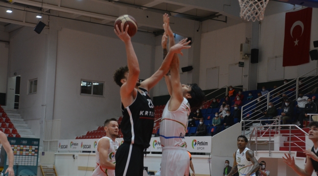 Aliağa Petkim Spor: 82 – Beşiktaş : 72