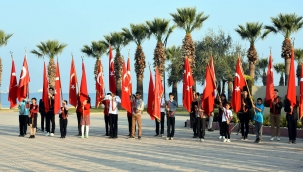 Büyük Önderimizi Minnetle Anıyoruz