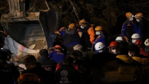 Enkaz altındaki Nerrin Erakman'dan acı haber