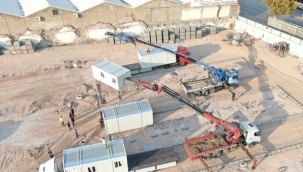 İlk konteynerler geldi.