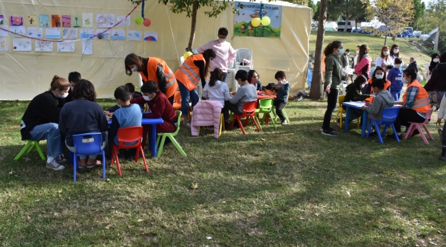 Menemen Belediyesi "Çocuk Oyun Çadırı" ile depremzedelerin yanında