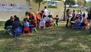 Menemen Belediyesi "Çocuk Oyun Çadırı" ile depremzedelerin yanında