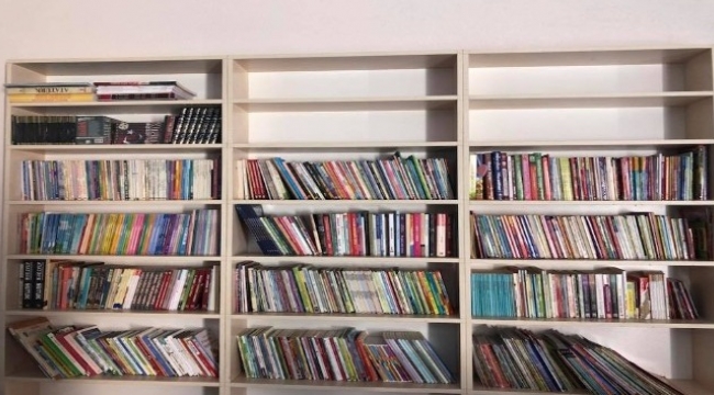 Çandarlı'daki kütüphane yeni kitaplarla zenginleştirildi