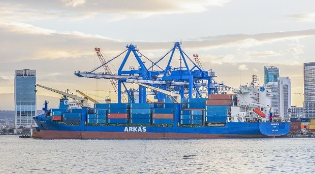 Doğu Akdeniz'de hukuk dışı arama yapılan Roseline A gemisi İzmir Limanı'na yanaştı