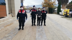 İzmir'de  bir kadın  KADES ile şiddetten kurtuldu: