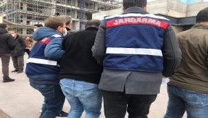 İzmir merkezli 3 ilde FETÖ operasyonu