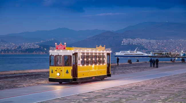 Nostaljik tramvay Çiğdem yeni yıl için süslendi