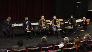 Yurdundan ayrı ve mahzun yaşayan Zeus Sunağı için İzmir'de toplantı