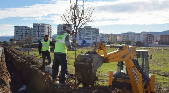 Aliağa Belediyesi'nden Güzelhisar Caddesi'ne 400 Ağaç Dikildi