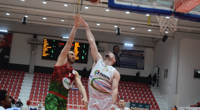 Aliağa Petkim Spor: 75 – Pınar Karşıya : 85