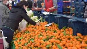 Aliağa Yeni Mahalle Kapalı Pazar Yeri'nde Yılın İlk Pazarı Kuruldu
