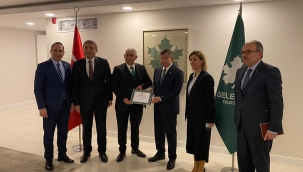 Gelecek Partisi İzmir İl Başkanı Hakan Yazar oldu