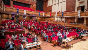 İzmir Büyükşehir Belediyesi Meclisi'nde Kültürpark ve COVID-19 sunumu