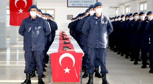 İzmir'de kısa dönem askerler yemin etti