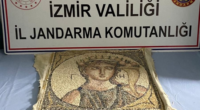İzmir'de Roma Dönemine Mozaik Obje Ele Geçirildi
