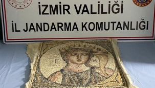 İzmir'de Roma Dönemine Mozaik Obje Ele Geçirildi