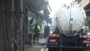 Konak'ta sağanak yağış mesaisi