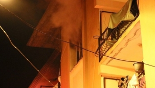 yangın paniği: 1'i bebek 4 kişi dumandan etkilendi