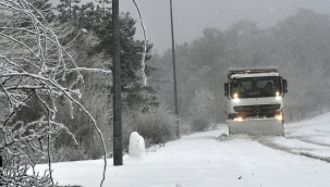 Yüksek kesimlerde karla mücadele sürüyor
