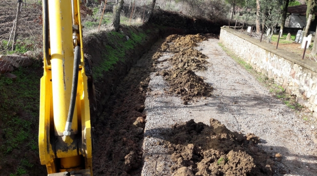 Bergama kırsal mahalle yollarında yağış sonrası bakım