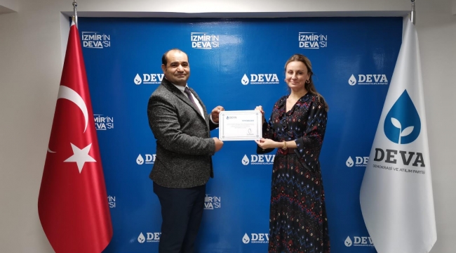 DEVA, İzmir'de yarıladı