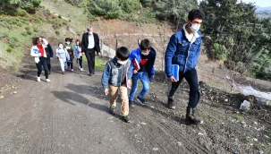 EBA için 1 kilometre yürüyorlardı