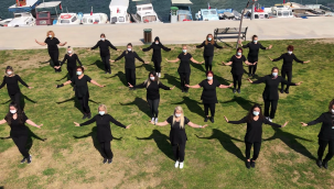 Aliağa'lı Kadınlar 8 Mart'ta Harmandalı Oynadı