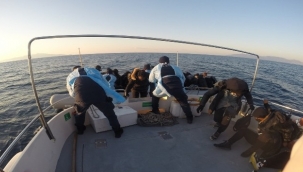 Dikil açıklarında 76 düzensiz göçmen kurtarıldı