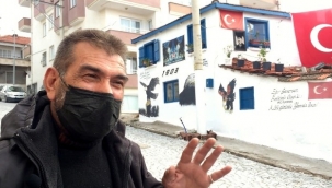  Dikili ilçesinde bir vatandaş Beşiktaş aşkını evinin duvarlarında sergiliyor