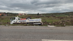 Foça Girişinde Trafik Kazası 1 Yaralı