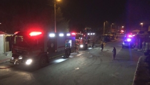 Karısı ve kızı içerideyken evi ateşe verdi