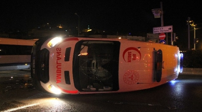 kazada ambulans yan yattı: 1 yaralı 