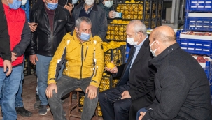 Kılıçdaroğlu İzmir'de hal esnafıyla buluştu