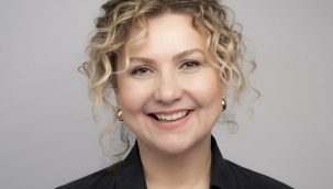 Şebnem Toker Yaşamın Direksiyonunda ile "Hayat orada değil şu an, burada," diyor