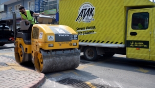 Aliağa Belediyesi'nden Bozulan Yollara Anında Müdahale