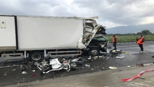 İzmir'de feci kaza: 1 ölü, 1 ağır yaralı