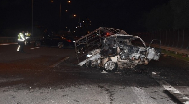 İzmir'de Trafik Kazası: 1'i ağır 2 yaralı