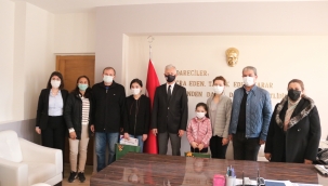 KÜTÜPHANE HAFTASINDA KİTAP KURTLARINA ÖDÜL