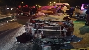 Otomobil tıra arkadan çarptı: 1 ölü, 1 yaralı