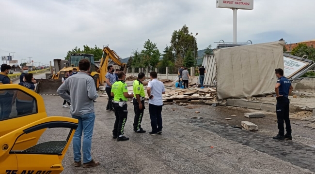 Bergama'da feci kaza: 2 ölü, 5 yaralı