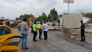 Bergama'da feci kaza: 2 ölü, 5 yaralı
