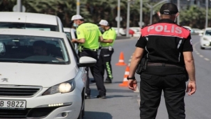 İzmir'de tam kapanma kurallarına uymayanlara 34 milyon liranın üzerinde ceza