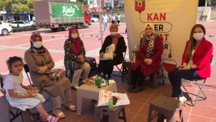 ALİAĞA'DA AK PARTİLİ KADINLAR KAN BAĞIŞI ETKİNLİĞİ DÜZENLEDİ
