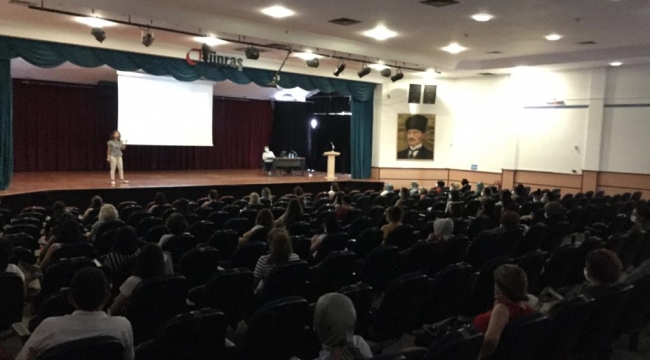 Aliağa'da Anne ve anne adaylarına 'En İyi Narkotik Polisi Anne' semineri