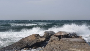 Aliağa'da fırtına bir anda geldi, ortalığı yıktı geçti