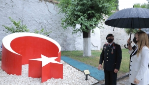 Jandarma'dan DEÜ'ye Anlamlı Emanet