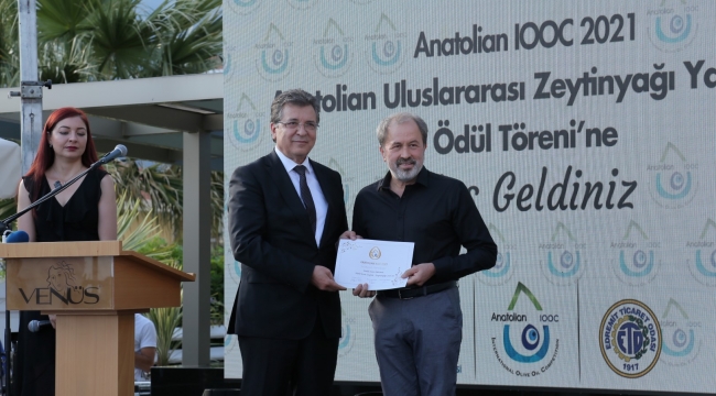 Türkiye'nin İlk Uluslararası Zeytinyağı Yarışması Edremit'te Gerçekleşti