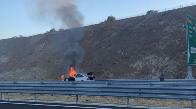 İzmir'de yolcu otobüsü alev alev yandı