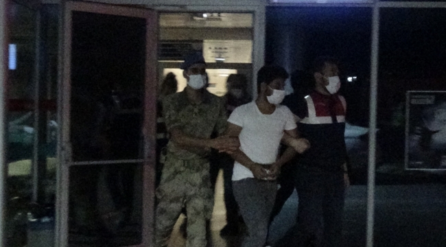 İzmir merkezli FETÖ operasyonunda gözaltı sayısı 137 oldu