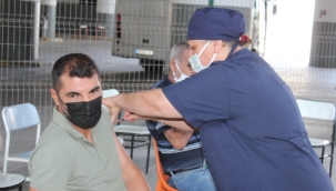 İzotaş İzmir Otogarı'ndaki aşı standı yoğun ilgi görüyor